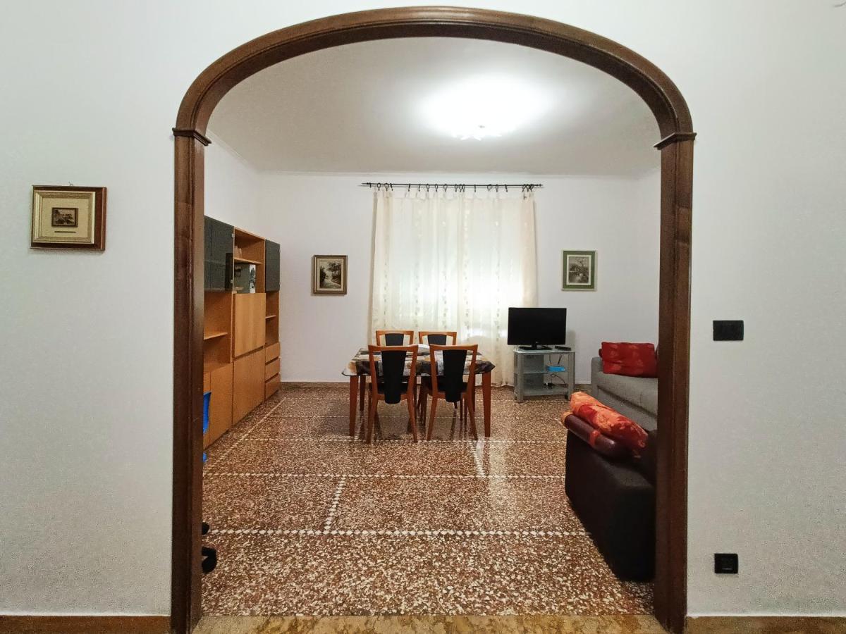 San Martino Appartament Con Parcheggio Privato Apartment Genua